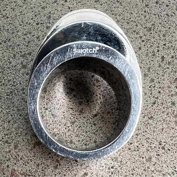 Swatch Silver-Tone Sculptural Band Ring 
Size 6 - Picture 3 of 4